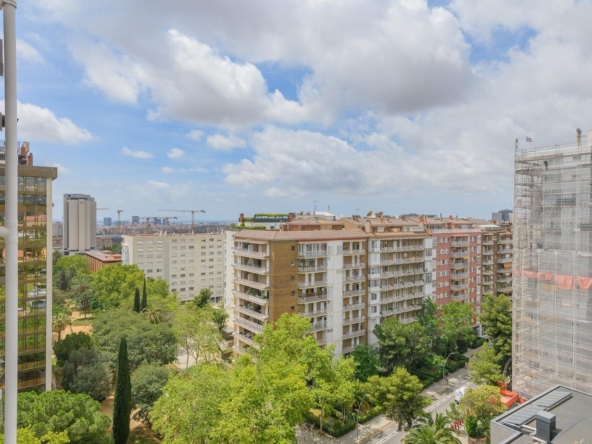 Estupenda vivienda en Psg Manuel Girona