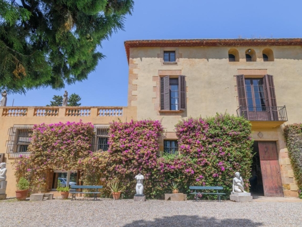 Masía del sigo XVIII en Esplugues de Llobregat - Casa Fàbregas foto 1