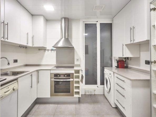 Piso en Venta en Hospitalet De Llobregat Barcelona SANTA EULALIA