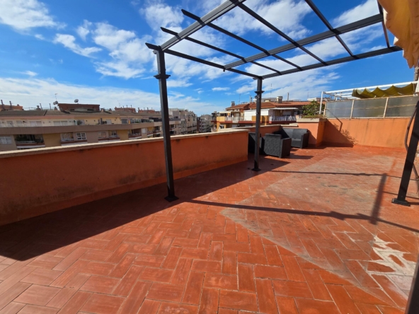 ATICO CON TERRAZA DE 42 M2 foto 5