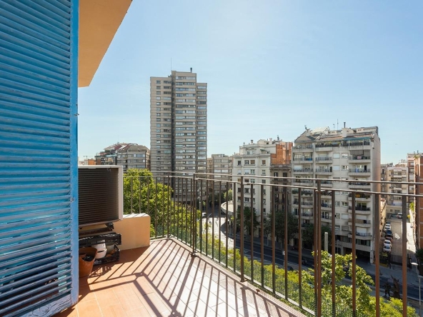 Piso en una 6º planta real en pleno Eixample Esquerra. Muy cerca del Hospital Clínic foto 5