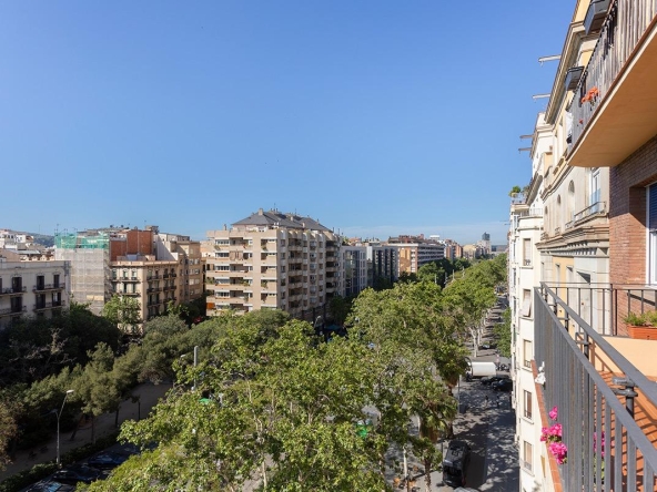 Piso en una 6º planta real en pleno Eixample Esquerra. Muy cerca del Hospital Clínic foto 8