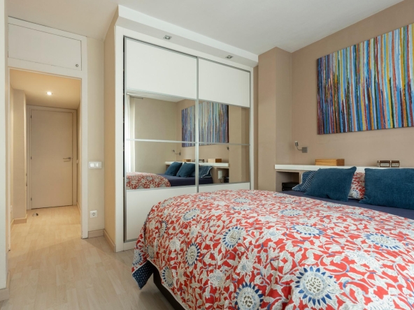 ¡Piso alto listo para entrar a vivir con impresionantes vistas y  en finca con conserje! foto 9