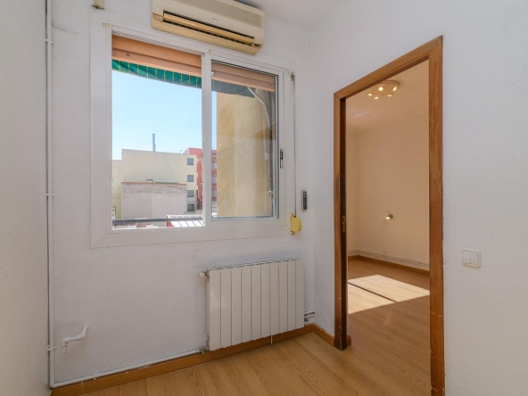 Piso a reformar y muchas posibilidades en pleno Sant Antoni foto 4