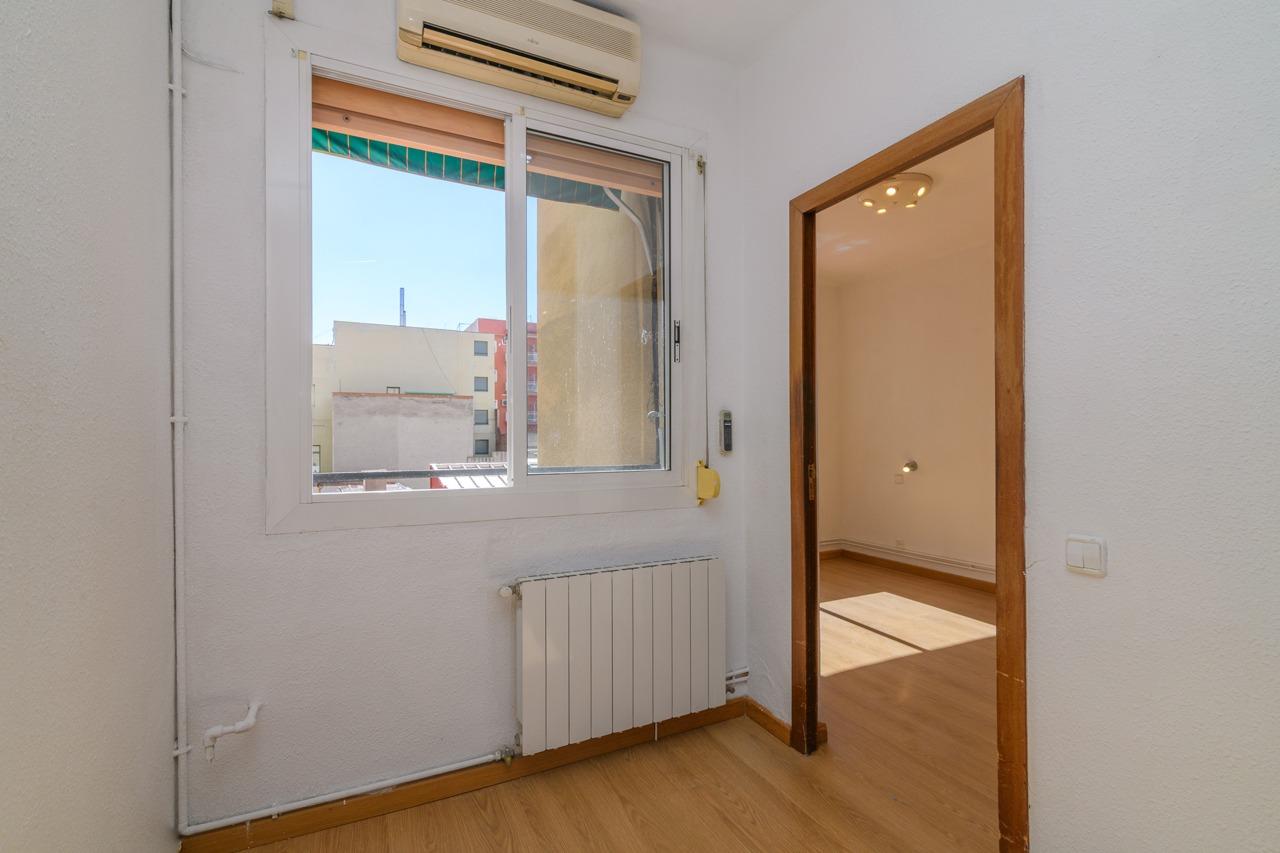 Piso a reformar y muchas posibilidades en pleno Sant Antoni foto 4