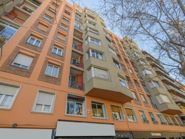 Piso a reformar y muchas posibilidades en pleno Sant Antoni foto 1