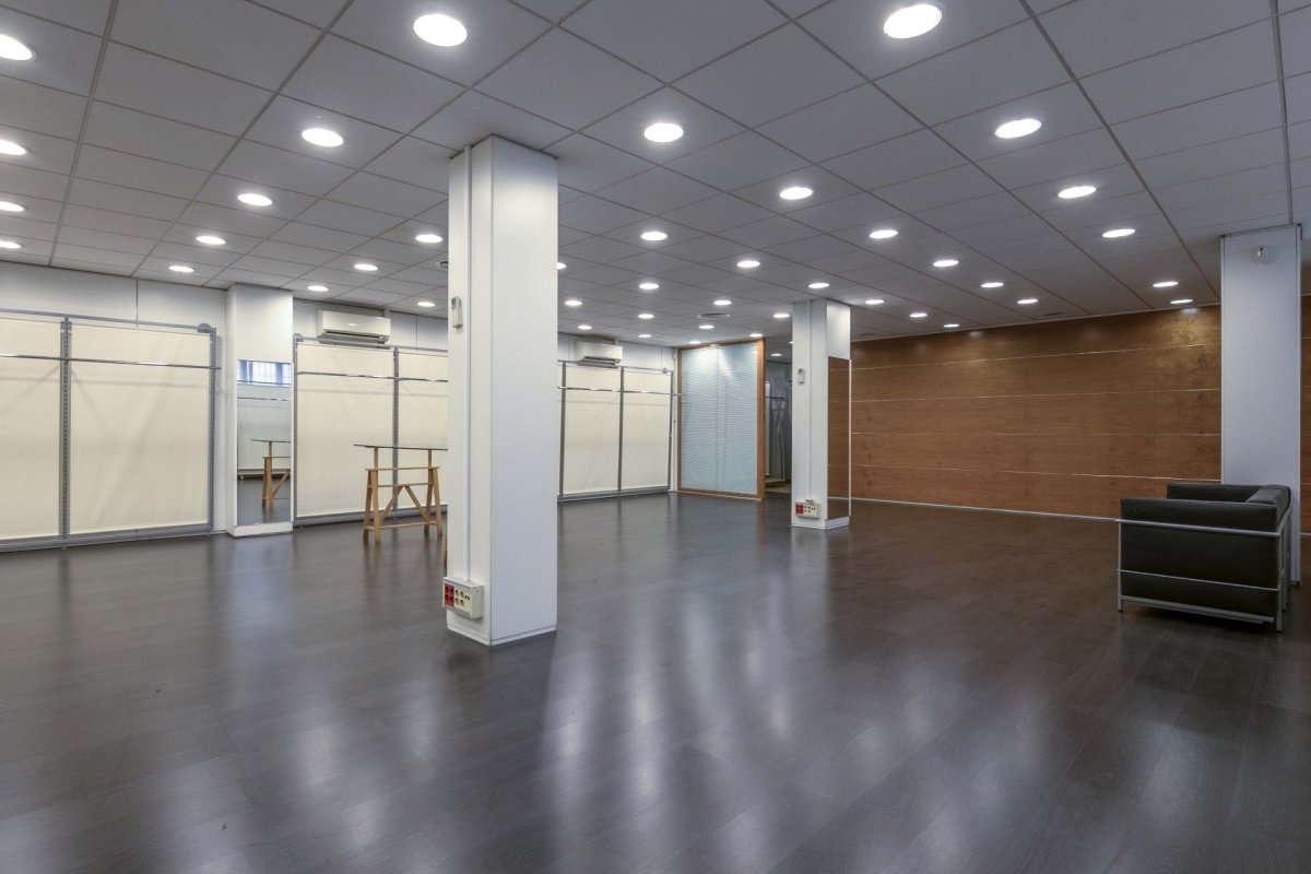 Oficina de 300 m² en pleno Eixample Esquerra – Ideal para negocio o inversión foto 3
