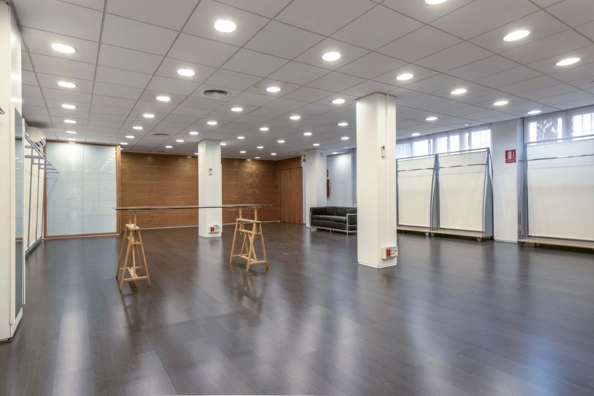 Oficina de 300 m² en pleno Eixample Esquerra – Ideal para negocio o inversión foto 4