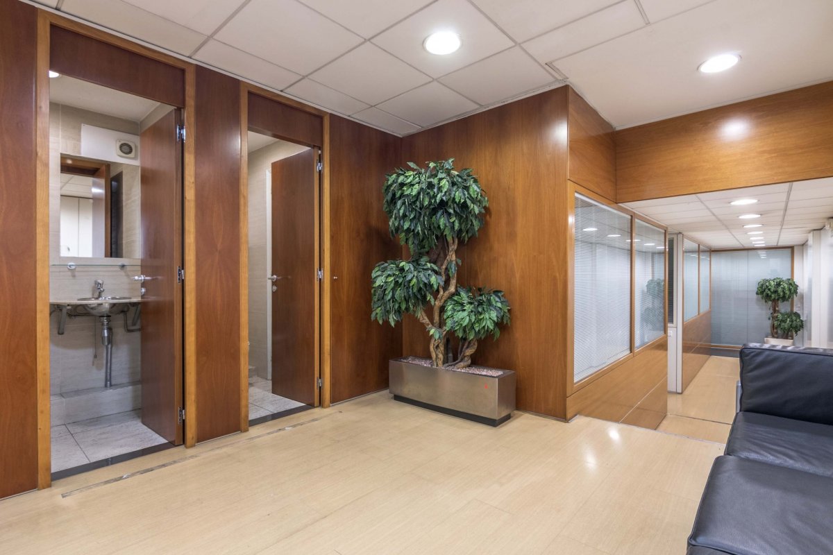 Oficina de 300 m² en pleno Eixample Esquerra – Ideal para negocio o inversión foto 5
