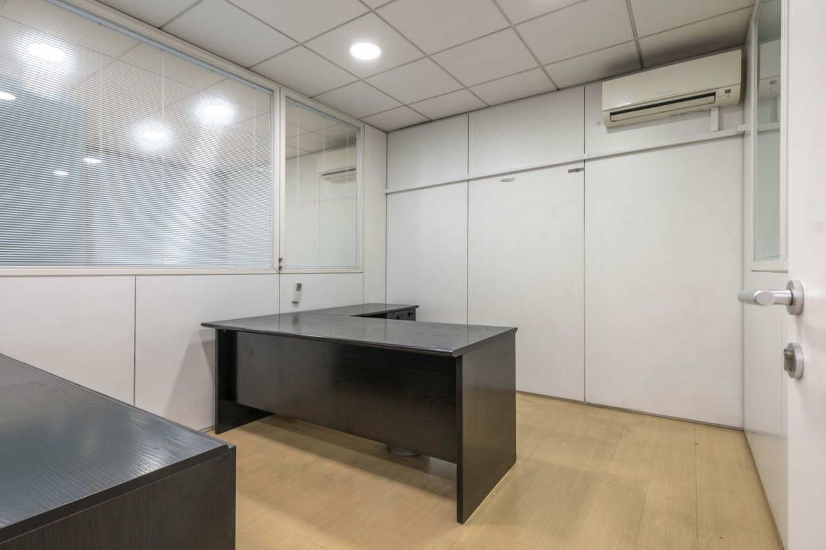 Oficina de 300 m² en pleno Eixample Esquerra – Ideal para negocio o inversión foto 10