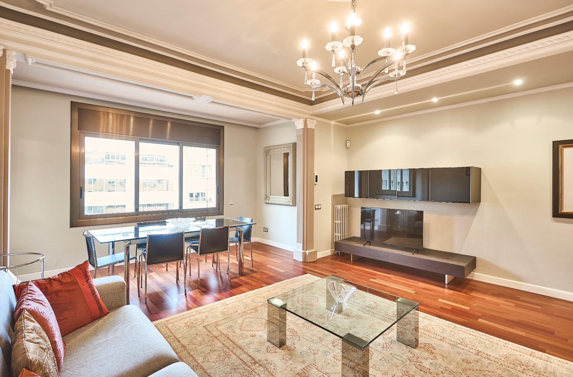ELEGANTE VIVIENDA EN RAMBLA CATALUNYA foto 3