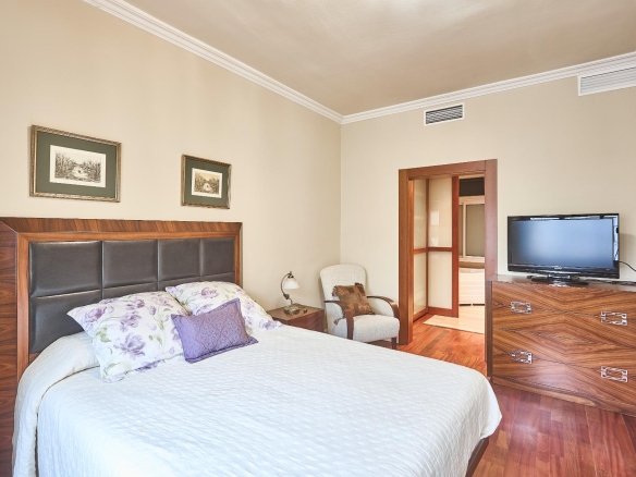 ELEGANTE VIVIENDA EN RAMBLA CATALUNYA foto 5
