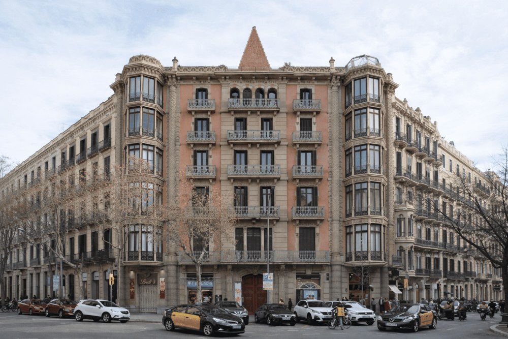 Fachada edificio de pisos Barcelona