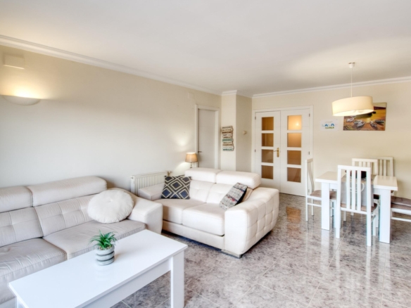 Ático en Roses con terraza privada de 46 m² y vistas a la montaña foto 5