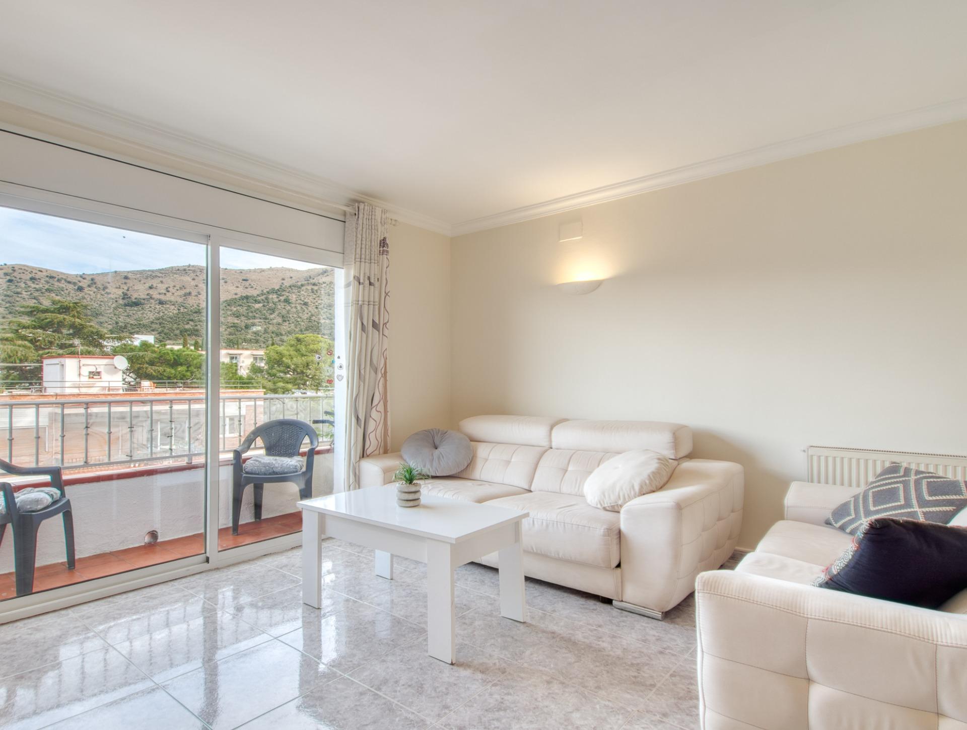 Ático en Roses con terraza privada de 46 m² y vistas a la montaña foto 5 Ático en Roses con terraza privada de 46 m² y vistas a la montaña foto 5