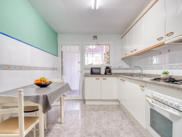 Ático en Roses con terraza privada de 46 m² y vistas a la montaña foto 8