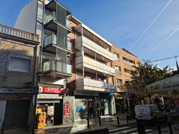 Local comercial en Venta en Cornellá De Llobregat Barcelona ALMEDA