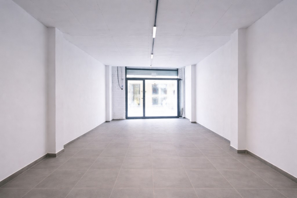 Local comercial en Venta en Cornellá De Llobregat Barcelona ALMEDA