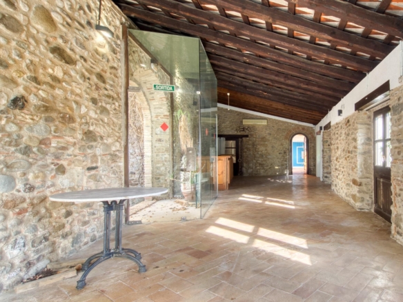 CONJUNTO DE CASAS DE PIEDRA SEMIRESTAURADA foto 2