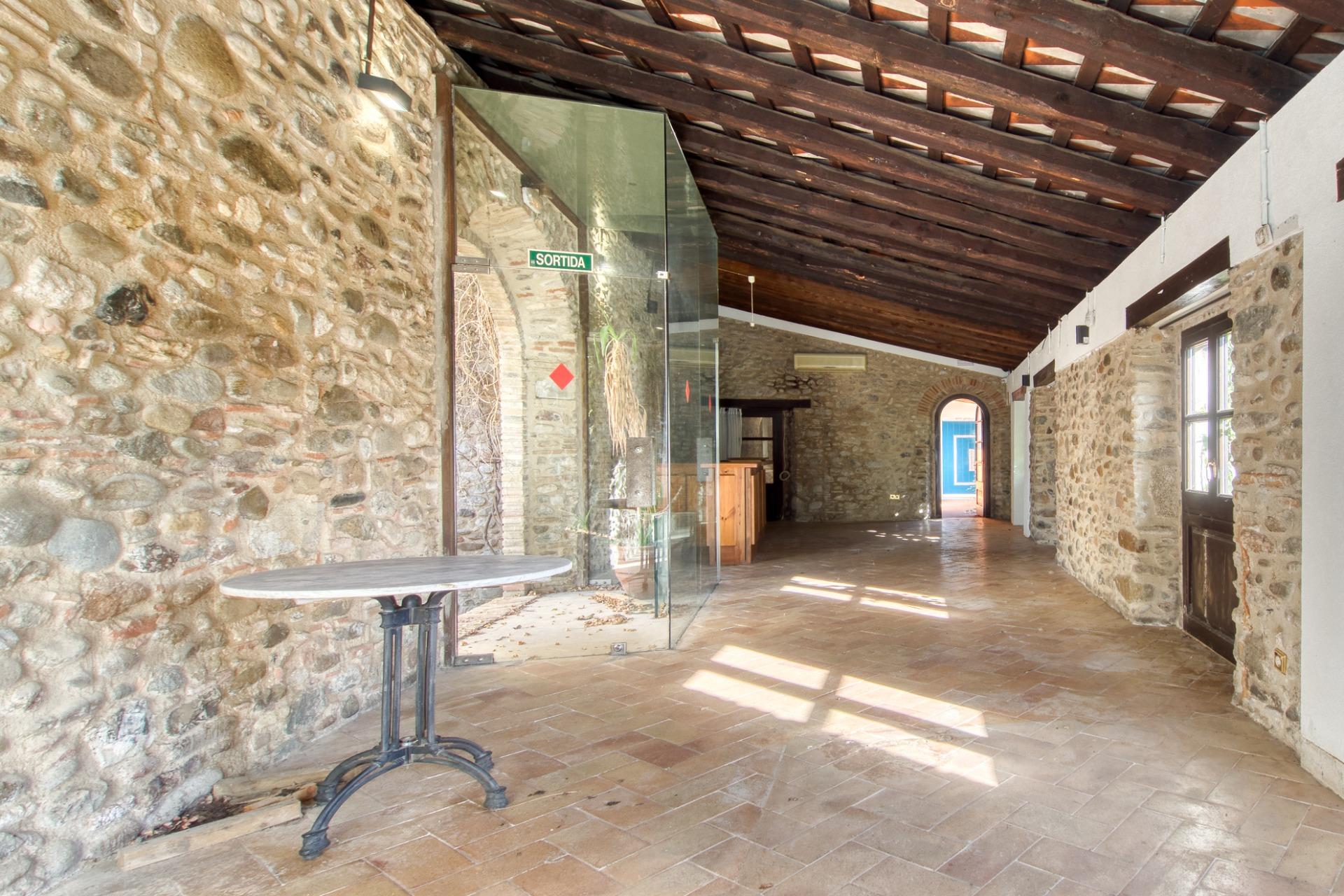 CONJUNTO DE CASAS DE PIEDRA SEMIRESTAURADA foto 2