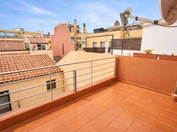 a pocos minutos de Barcelona foto 8