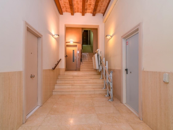 soleada y con un patio exterior privativo foto 8