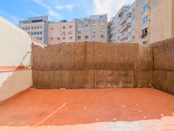 soleada y con un patio exterior privativo foto 2