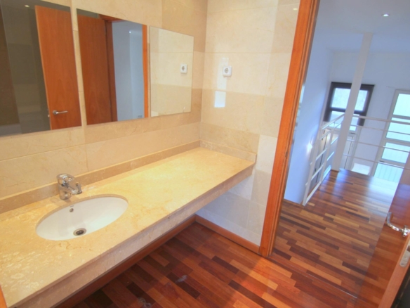En venda Pis amb 77.00m2, a Barcelona, zona Horta