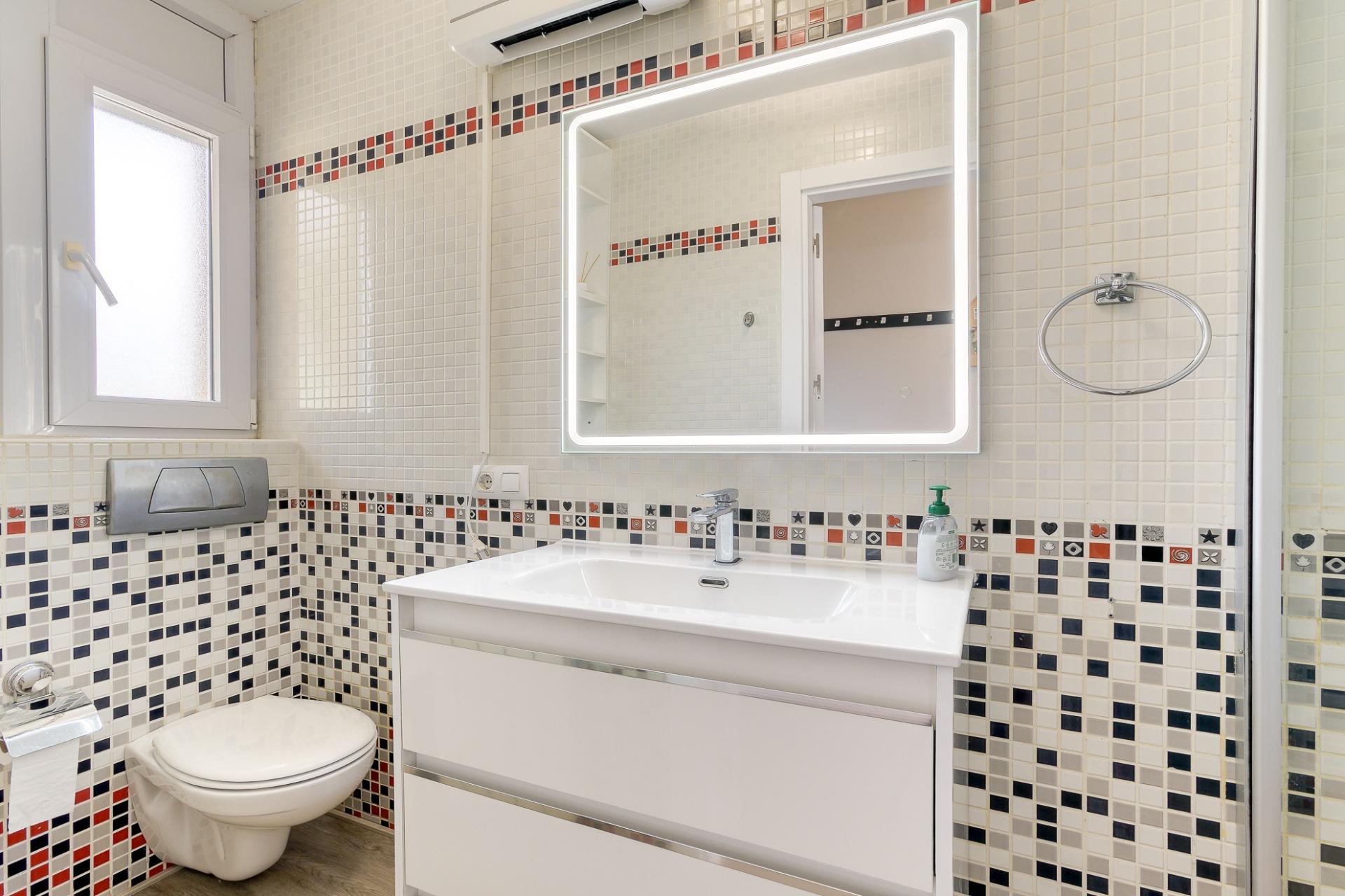 Se vende Adosado de 79.00 m2 en Torroella de Fluvia, zona Vilacolum