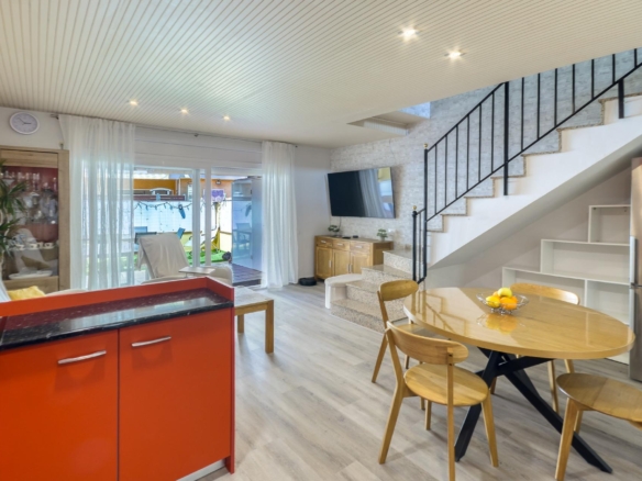 Se vende Adosado de 79.00 m2 en Torroella de Fluvia, zona Vilacolum