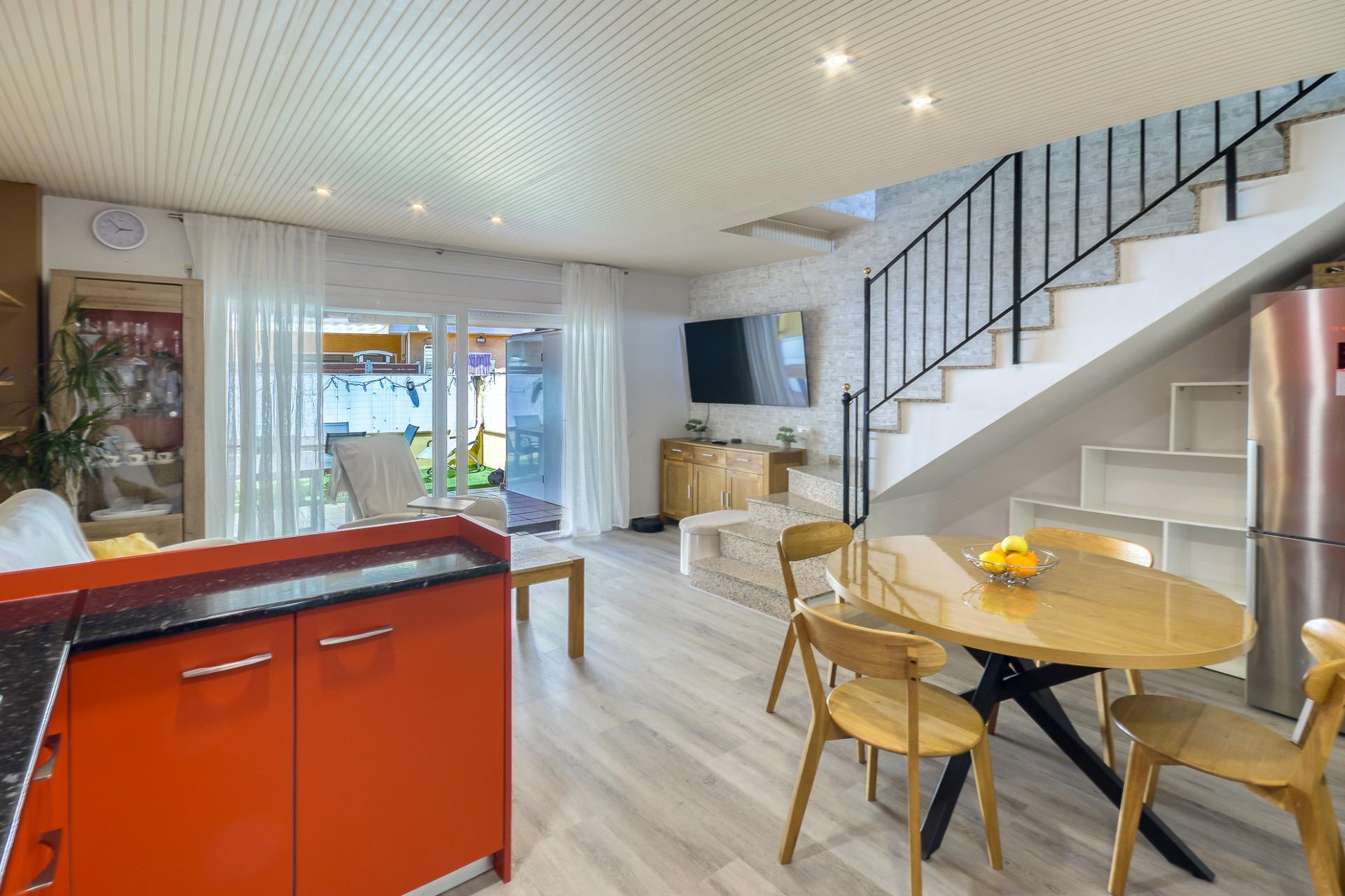 Se vende Adosado de 79.00 m2 en Torroella de Fluvia, zona Vilacolum