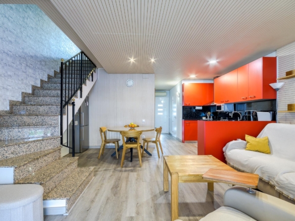 Se vende Adosado de 79.00 m2 en Torroella de Fluvia, zona Vilacolum