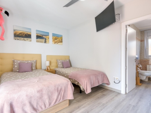 Se vende Adosado de 79.00 m2 en Torroella de Fluvia, zona Vilacolum