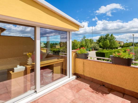 Se vende Adosado de 79.00 m2 en Torroella de Fluvia, zona Vilacolum