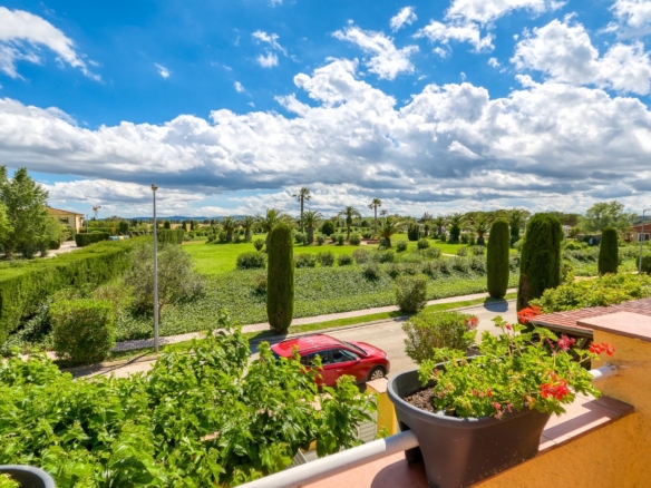 Se vende Adosado de 79.00 m2 en Torroella de Fluvia, zona Vilacolum