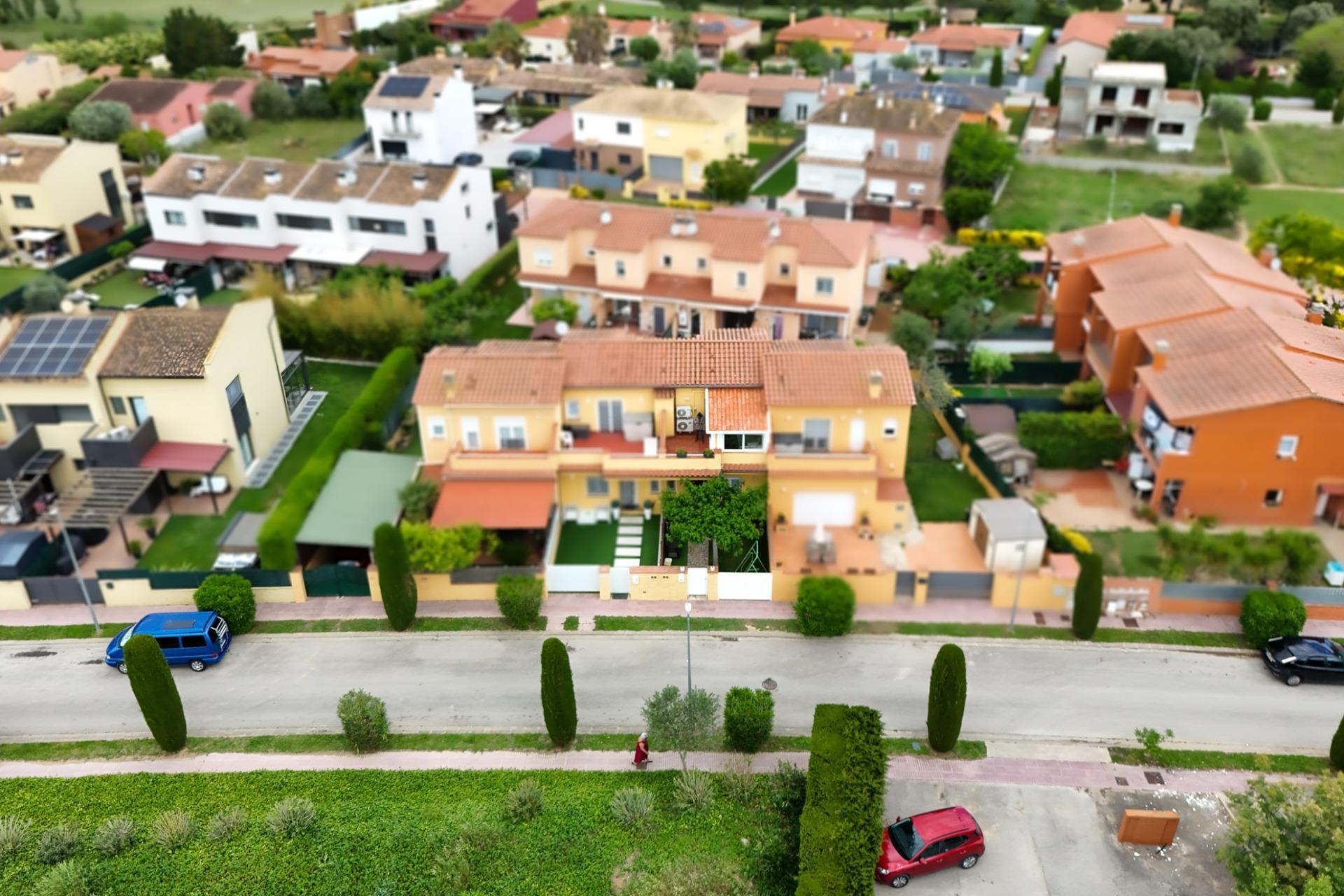 Se vende Adosado de 79.00 m2 en Torroella de Fluvia, zona Vilacolum