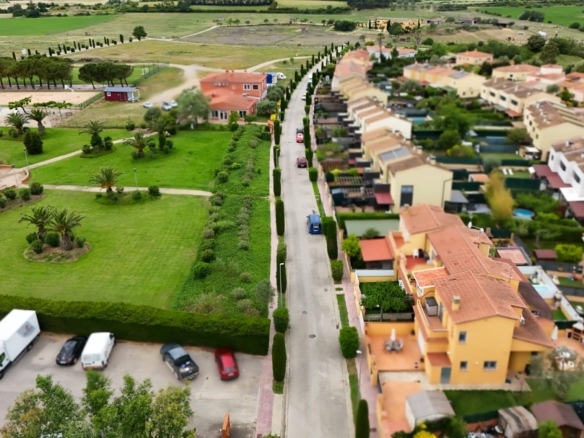 Se vende Adosado de 79.00 m2 en Torroella de Fluvia, zona Vilacolum