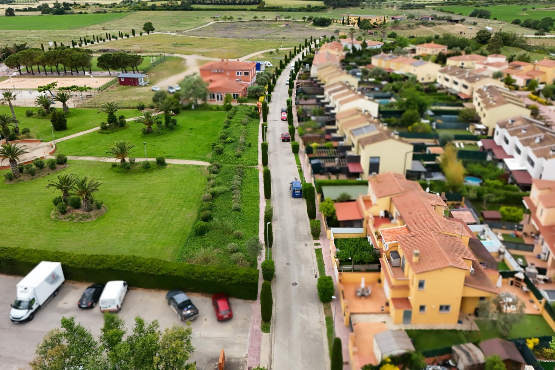 Se vende Adosado de 79.00 m2 en Torroella de Fluvia, zona Vilacolum