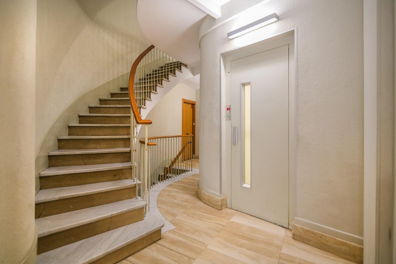 For sale Office with 446.00m2, in Barcelona