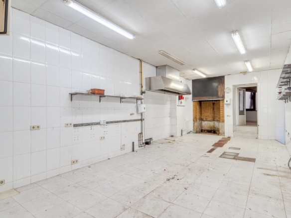 CASA PARA REHABILITAR EN SARRIÀ DE TER foto 2