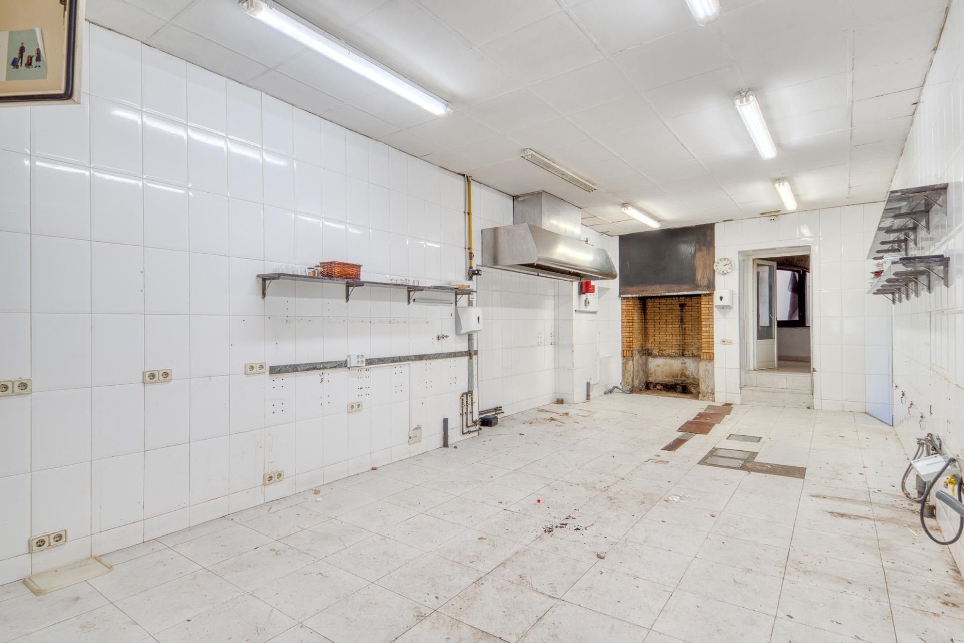 CASA PARA REHABILITAR EN SARRIÀ DE TER foto 2 CASA PARA REHABILITAR EN SARRIÀ DE TER foto 2