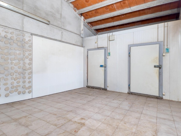 Se vende Casa de 160.00 m2 en Sarria de Ter, zona Pueblo 41