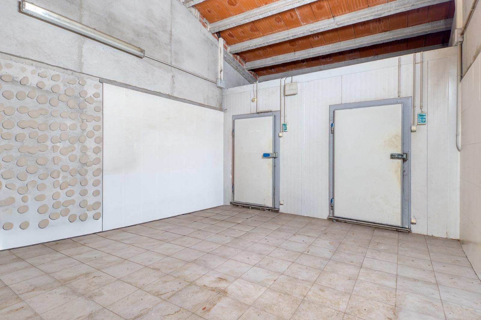 upb-276263423996-imagen-10 Se vende Casa de 160.00 m2 en Sarria de Ter, zona Pueblo 41