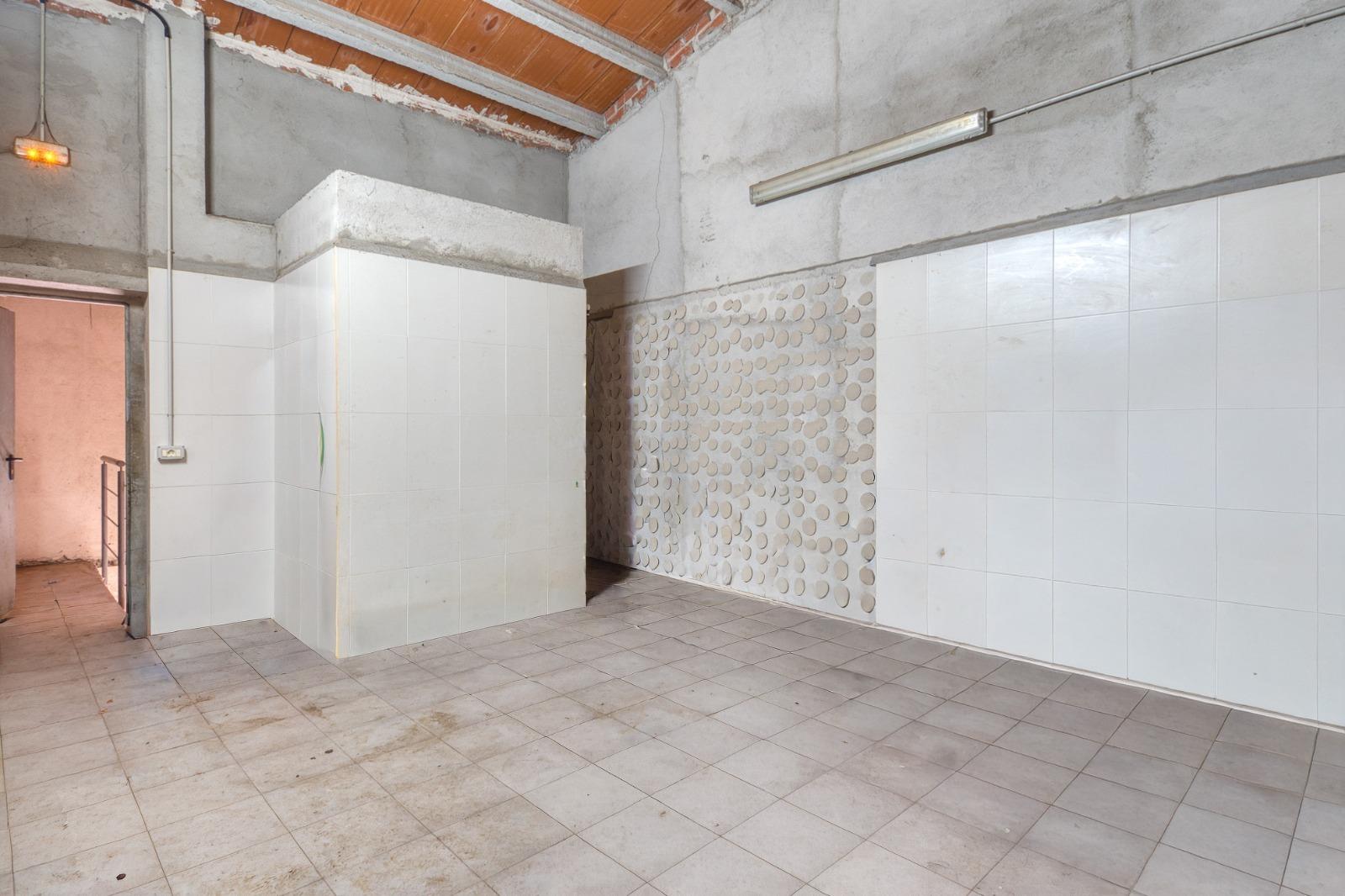 upb-276263423996-imagen-11 Se vende Casa de 160.00 m2 en Sarria de Ter, zona Pueblo 41