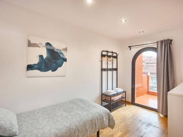 For sale  with 250.00m2, in Sant Feliu de Llobregat