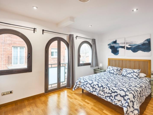 For sale  with 250.00m2, in Sant Feliu de Llobregat
