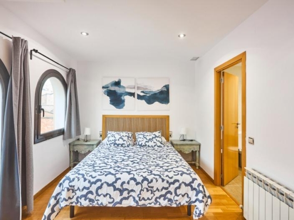 For sale  with 250.00m2, in Sant Feliu de Llobregat