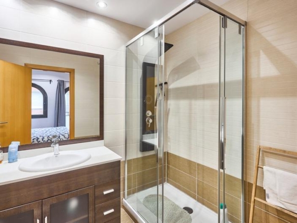 For sale  with 250.00m2, in Sant Feliu de Llobregat