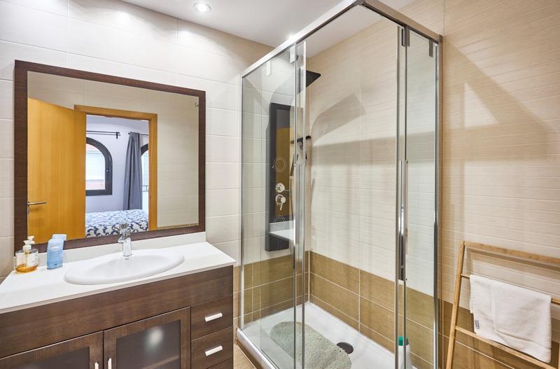 For sale  with 250.00m2, in Sant Feliu de Llobregat