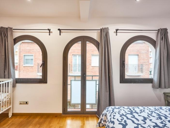 For sale  with 250.00m2, in Sant Feliu de Llobregat